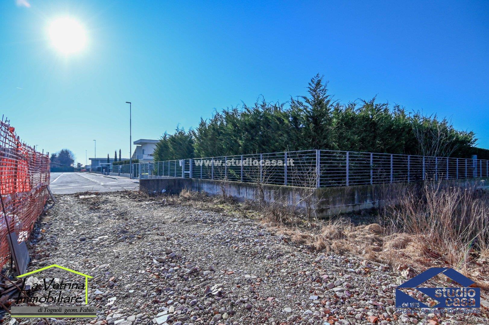 Terreno Residenziale in vendita a Calcinate