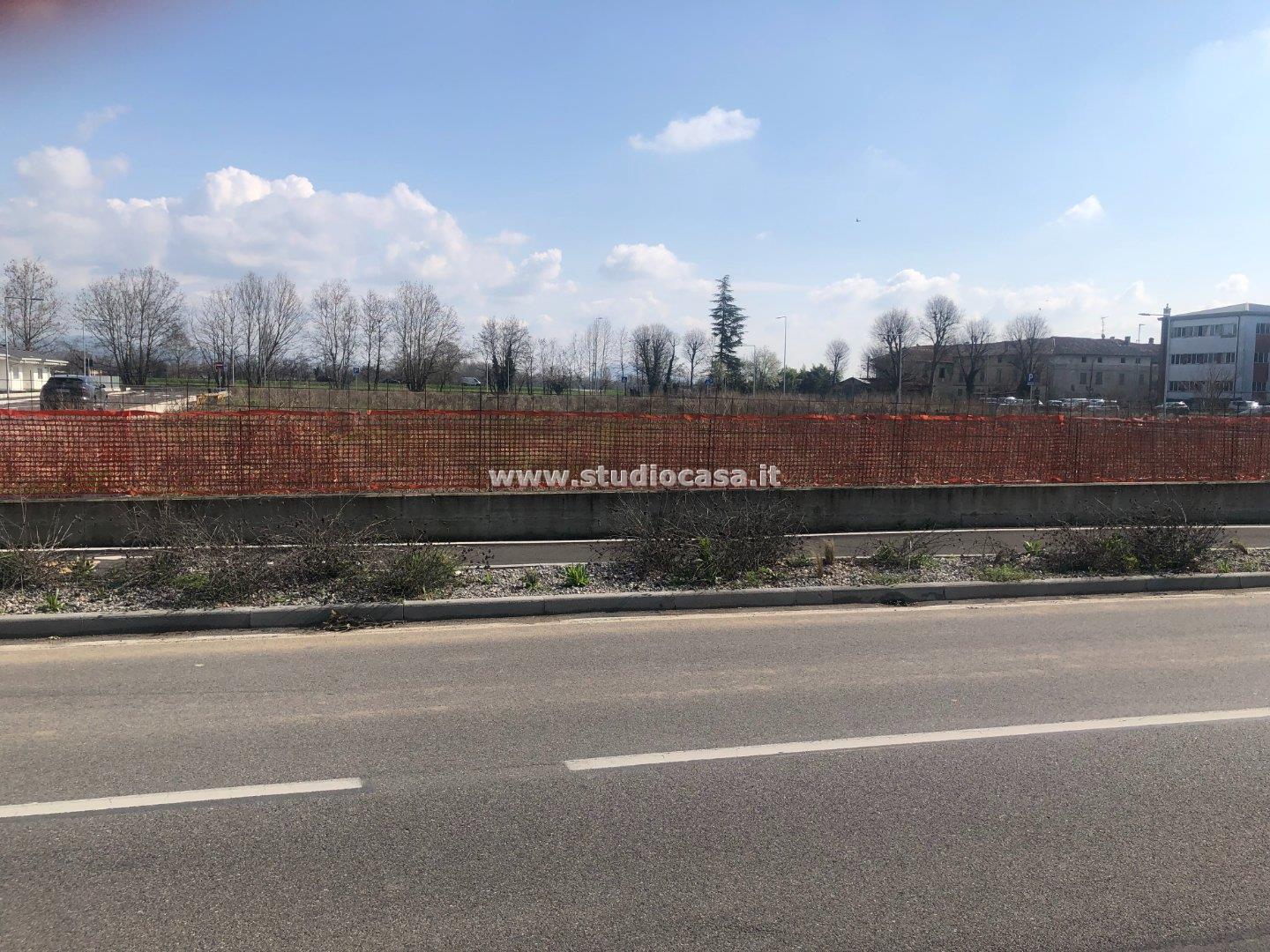 Terreno Residenziale in vendita a Calcinate