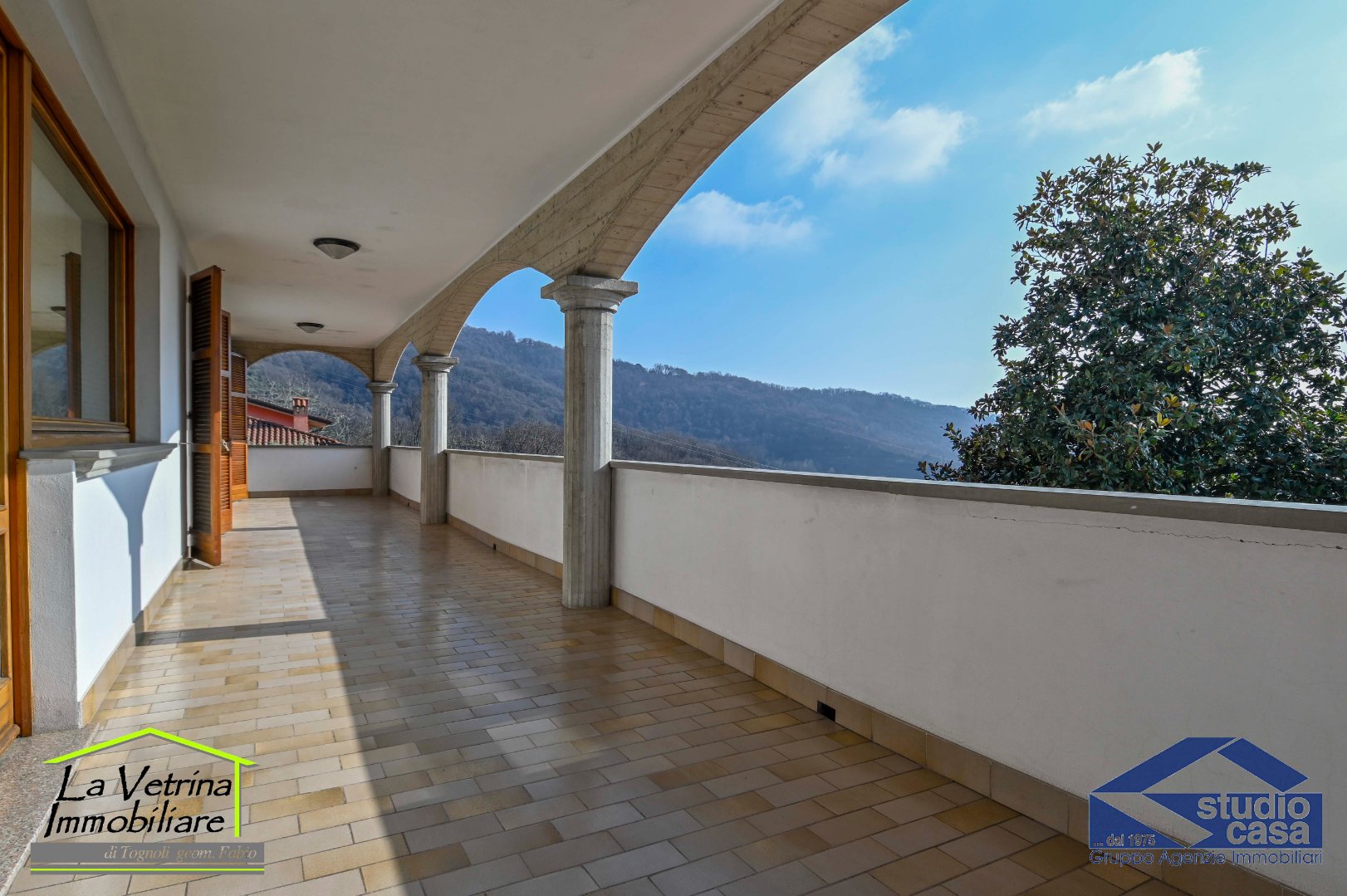 Villa Plurifamiliare in vendita a Carobbio degli Angeli