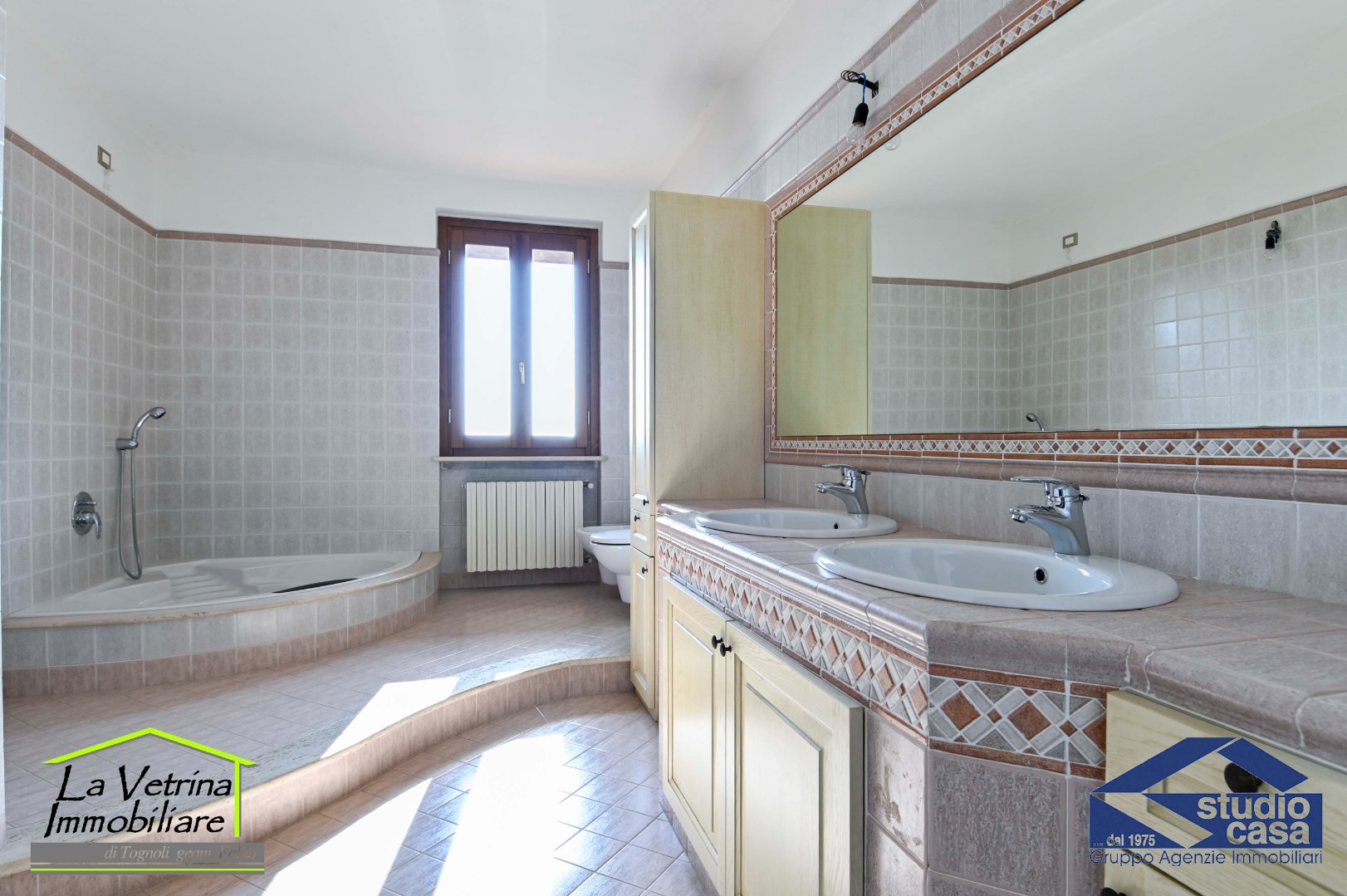 Villa Plurifamiliare in vendita a Carobbio degli Angeli