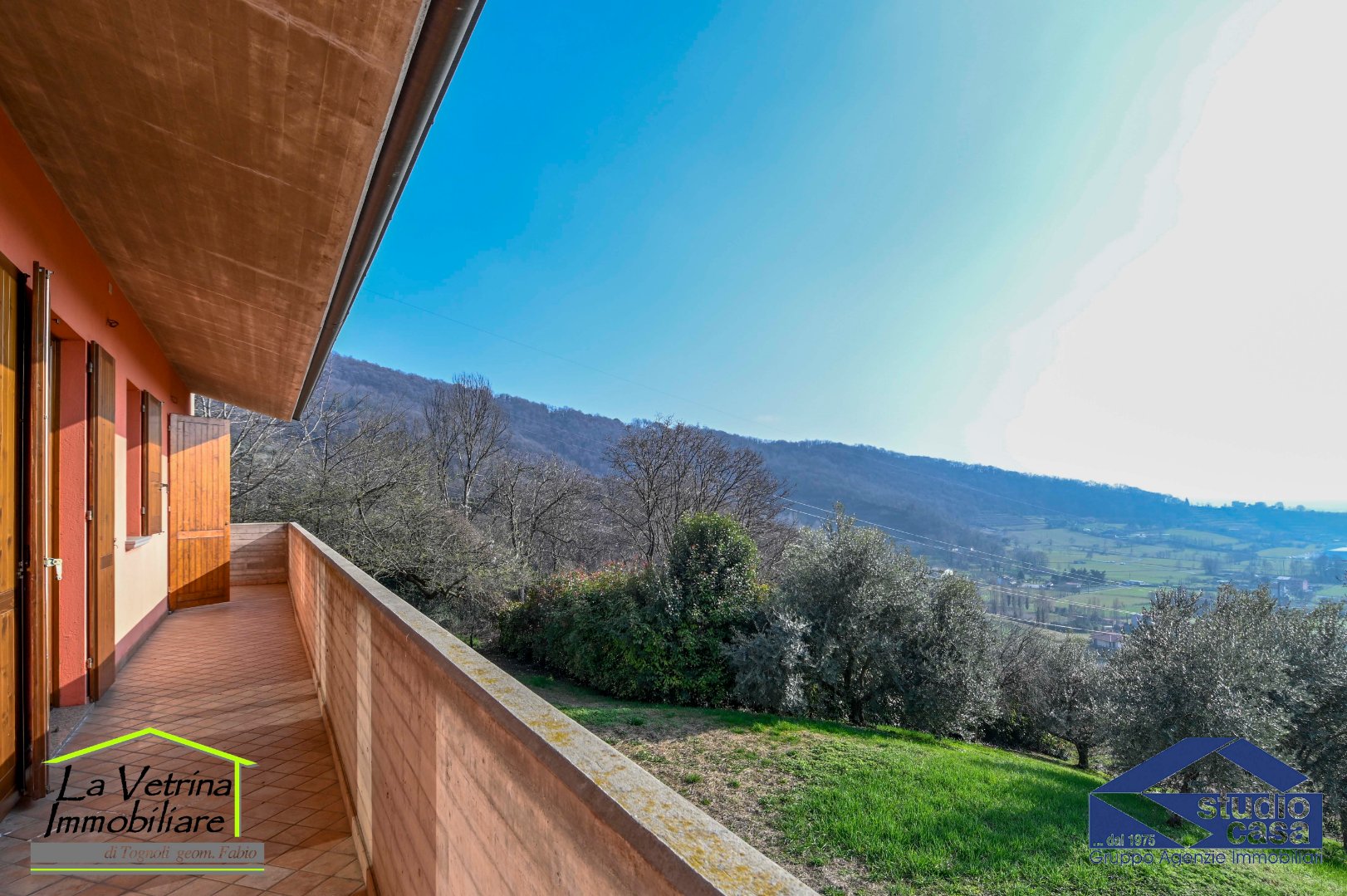 Villa Plurifamiliare in vendita a Carobbio degli Angeli