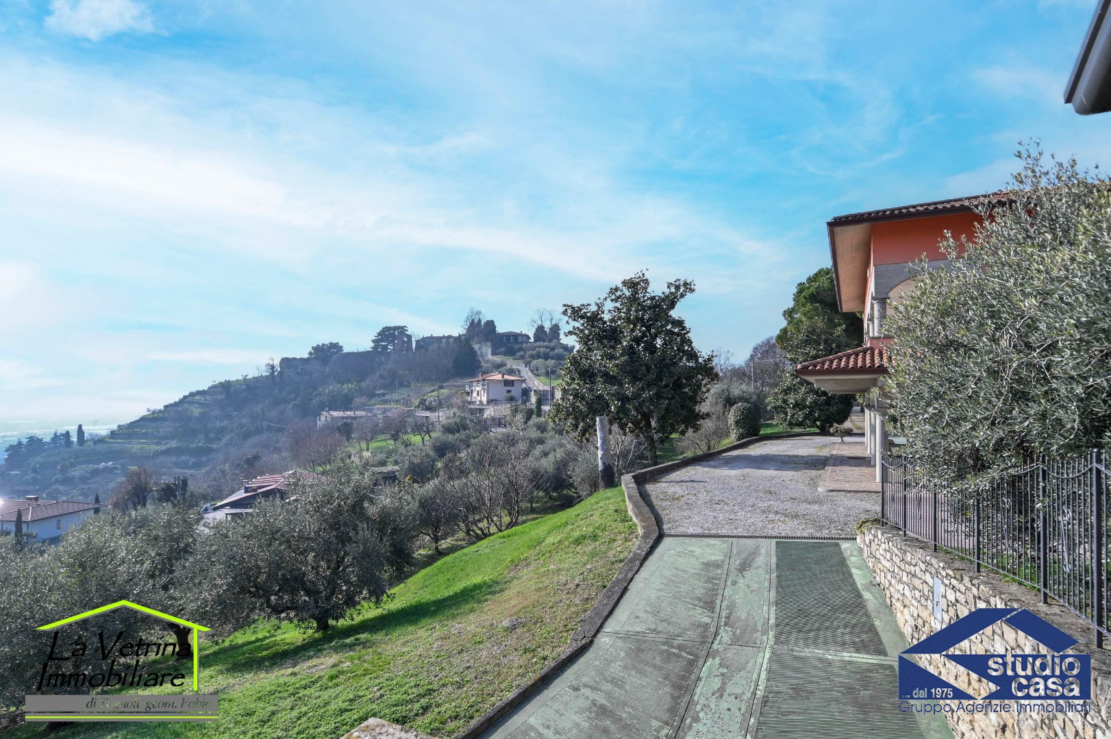Villa Plurifamiliare in vendita a Carobbio degli Angeli