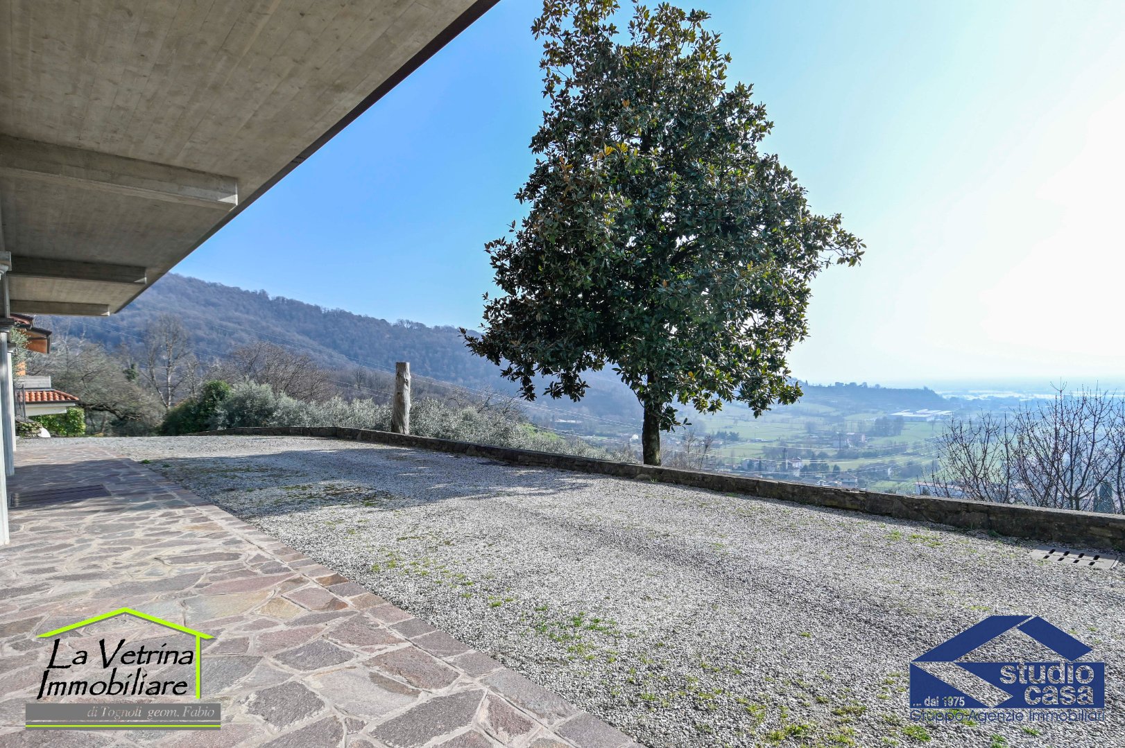 Villa Plurifamiliare in vendita a Carobbio degli Angeli