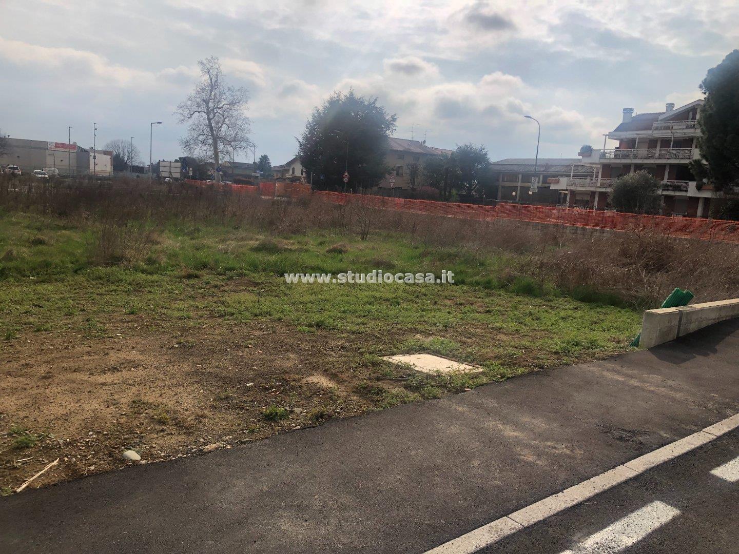 Terreno Residenziale in vendita a Calcinate