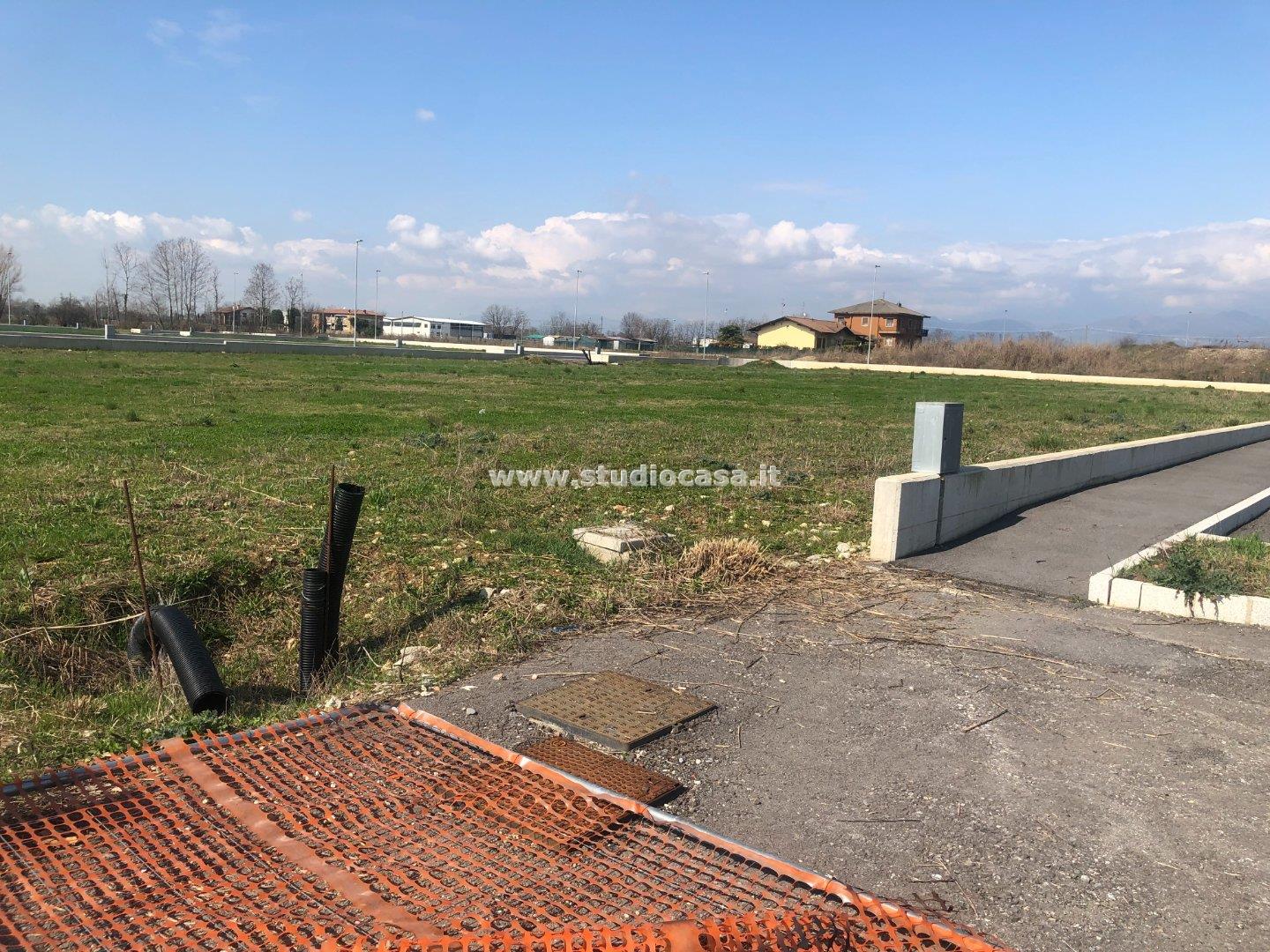 Terreno Residenziale in vendita a Calcinate