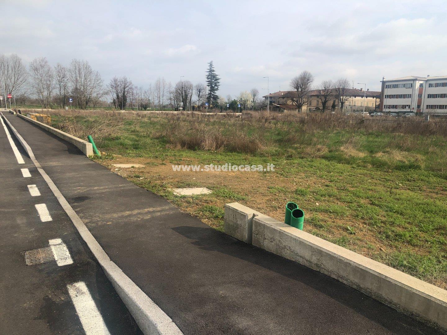 Terreno Residenziale in vendita a Calcinate