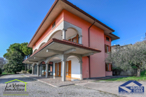 Villa Plurifamiliare in vendita a Carobbio degli Angeli
