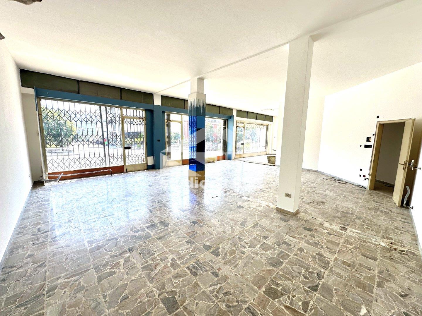 Negozio in vendita a Riva del Garda