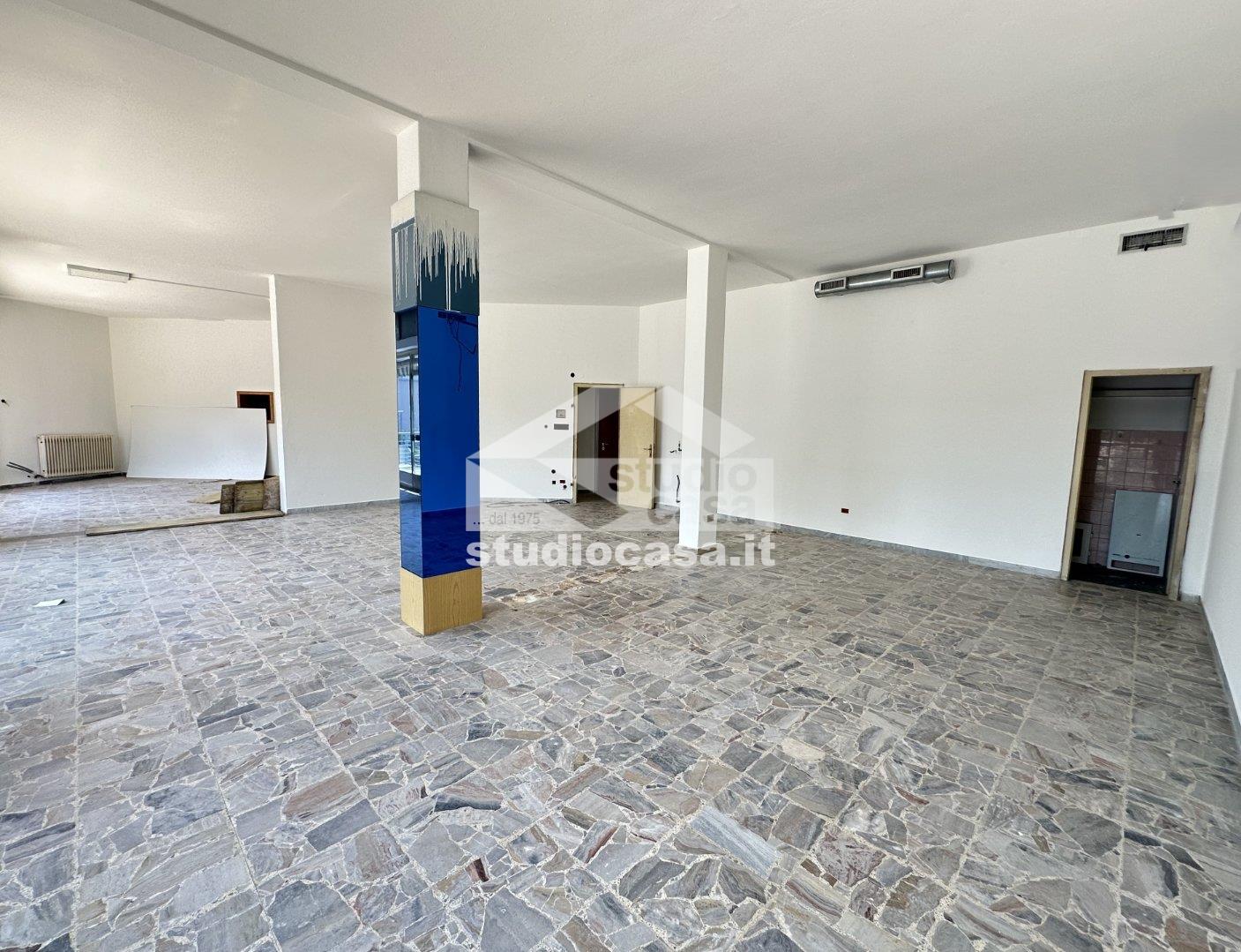 Negozio in vendita a Riva del Garda