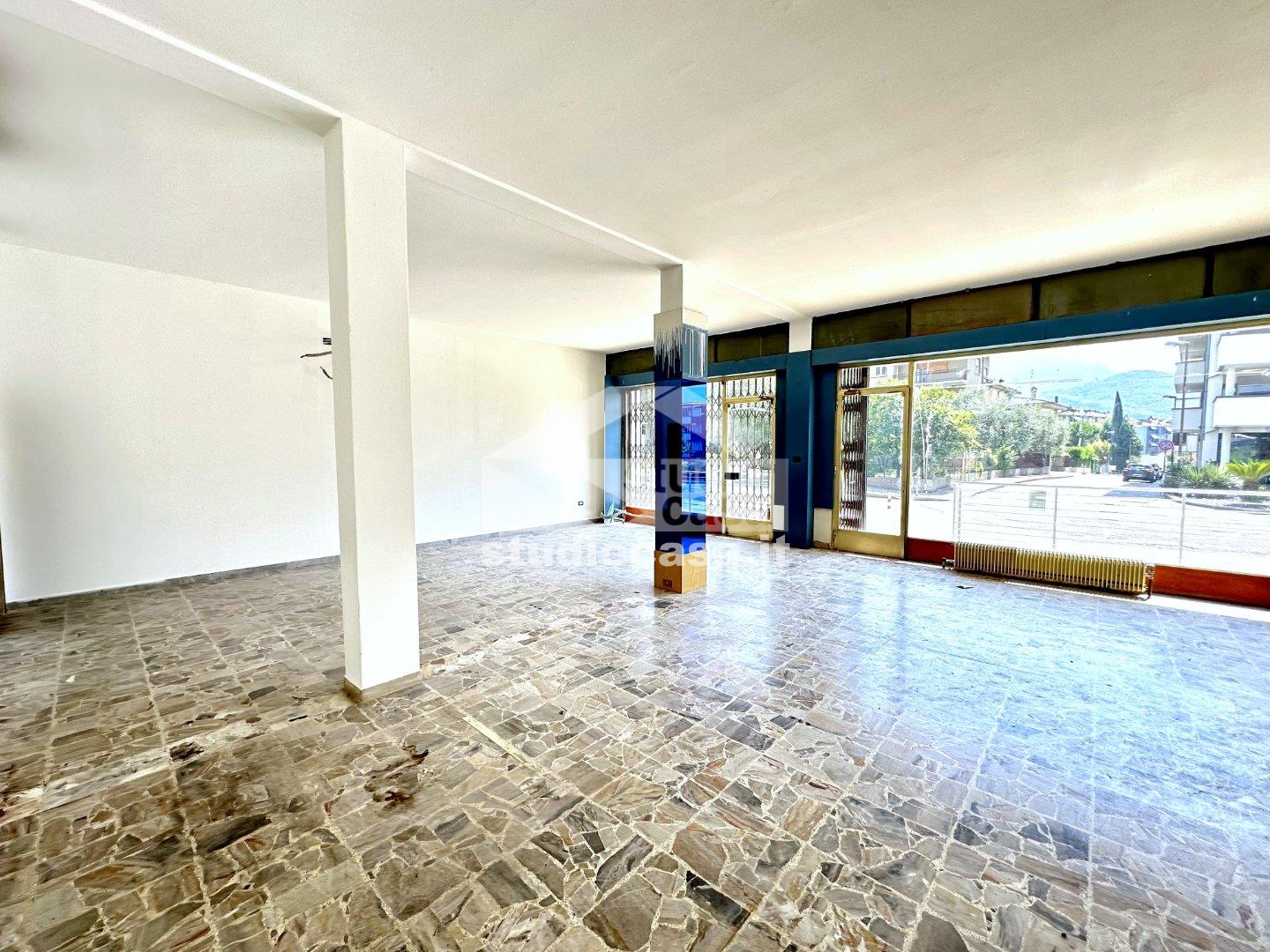 Negozio in vendita a Riva del Garda