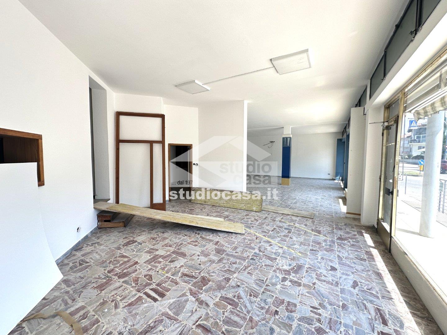 Negozio in vendita a Riva del Garda