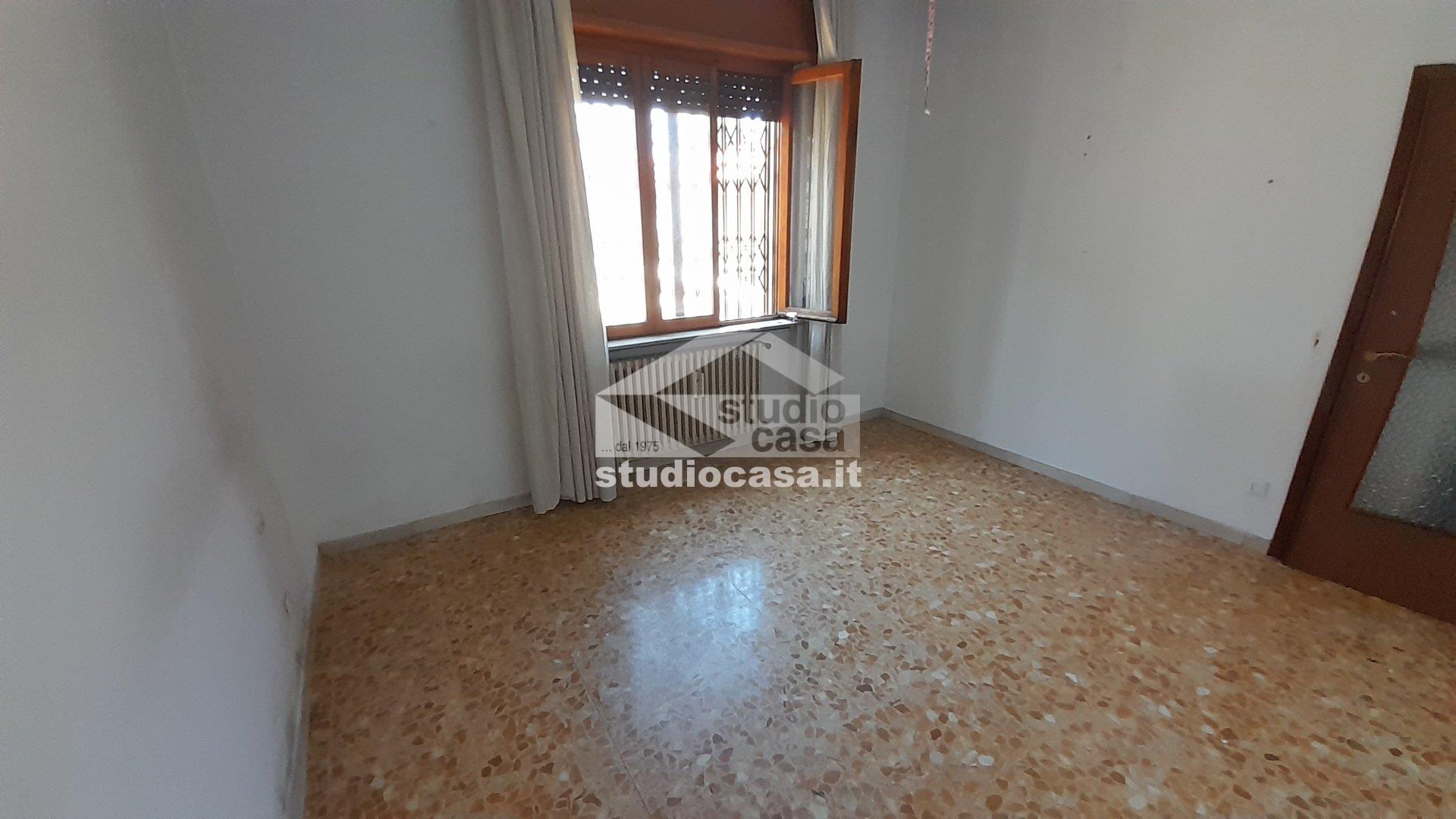 Casa Plurifamiliare in vendita a Rho