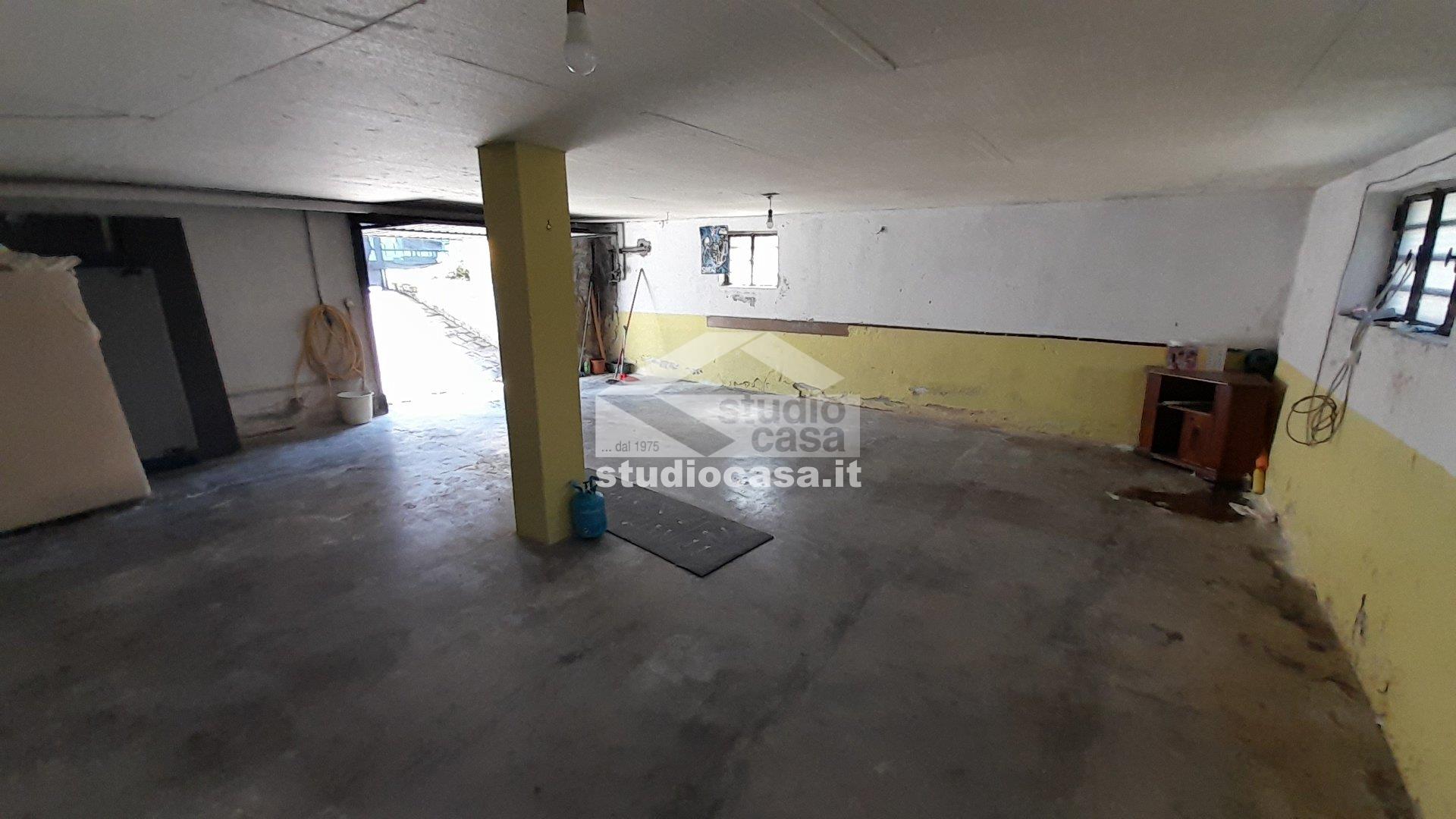 Casa Plurifamiliare in vendita a Rho