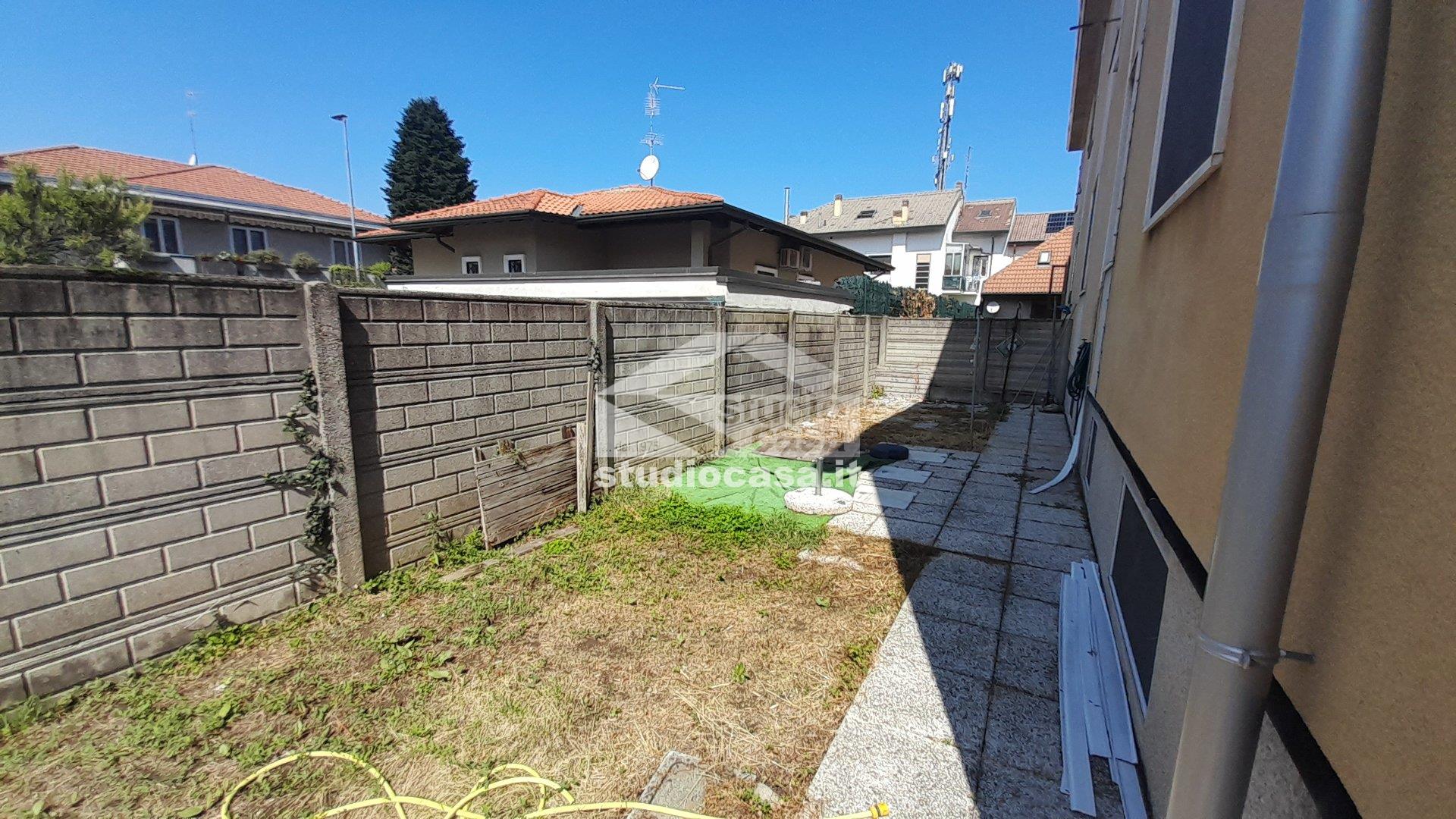 Casa Plurifamiliare in vendita a Rho