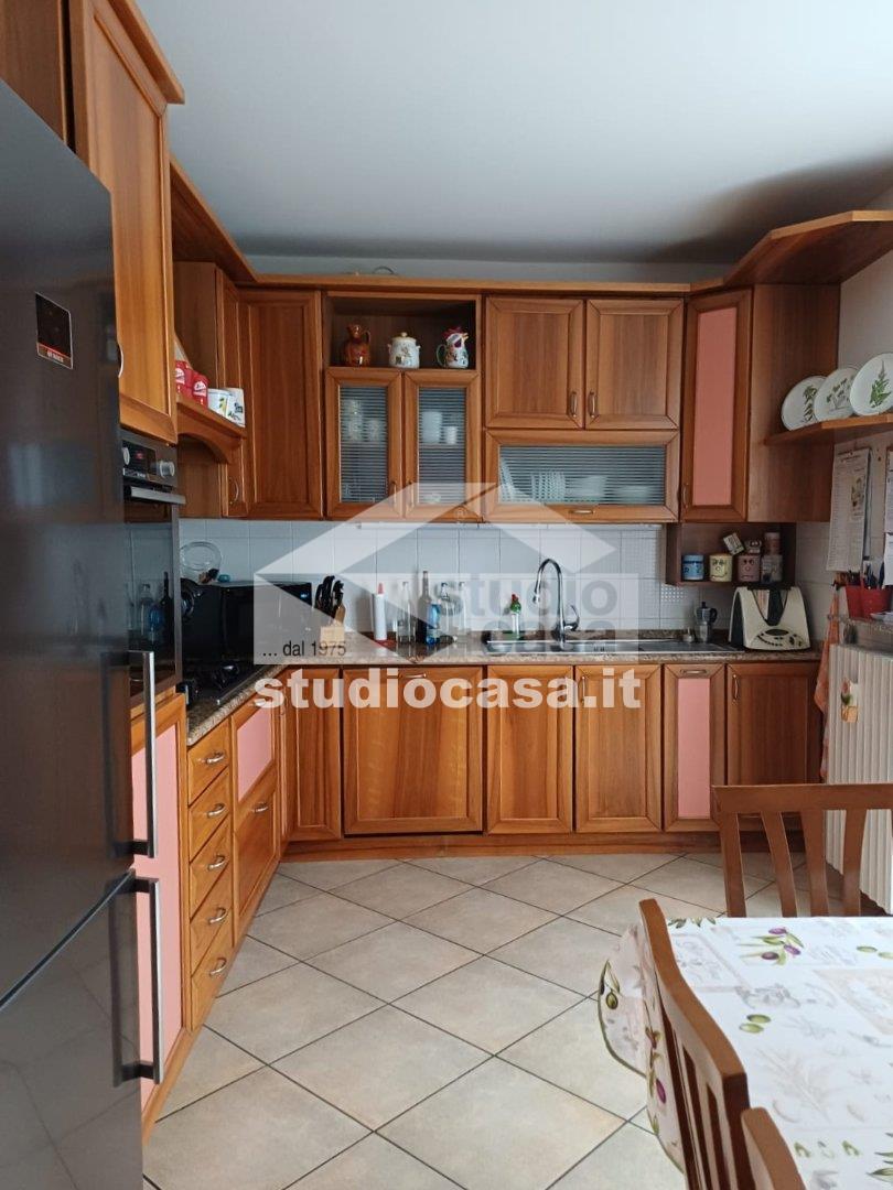 Villa a schiera di testa in vendita a Zogno