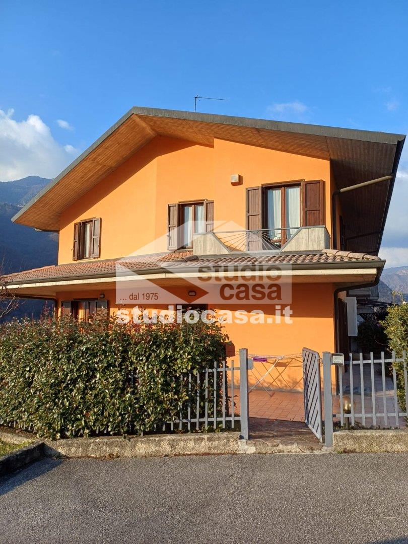 Villa a schiera di testa in vendita a Zogno