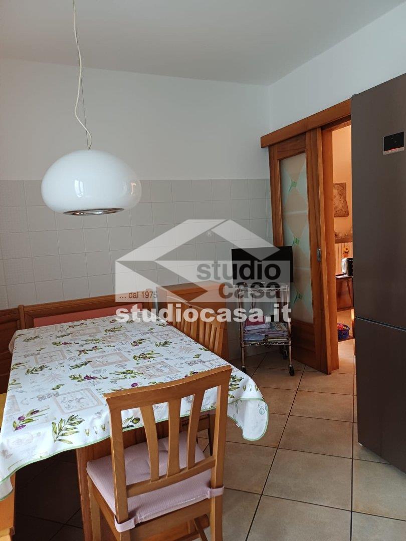 Villa a schiera di testa in vendita a Zogno