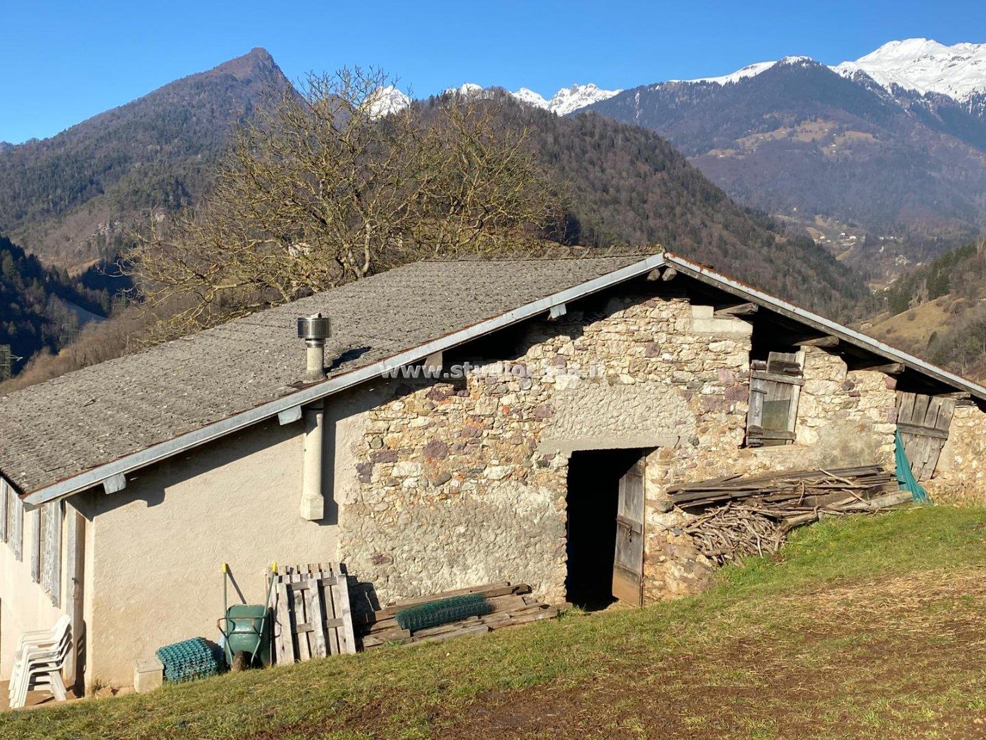 Casa Rustica in vendita a Olmo al Brembo