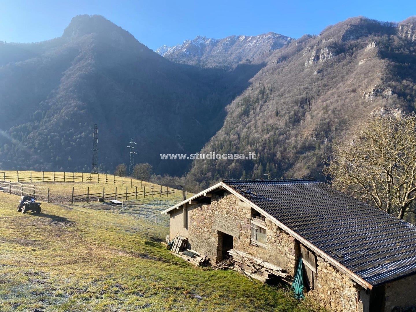 Casa Rustica in vendita a Olmo al Brembo