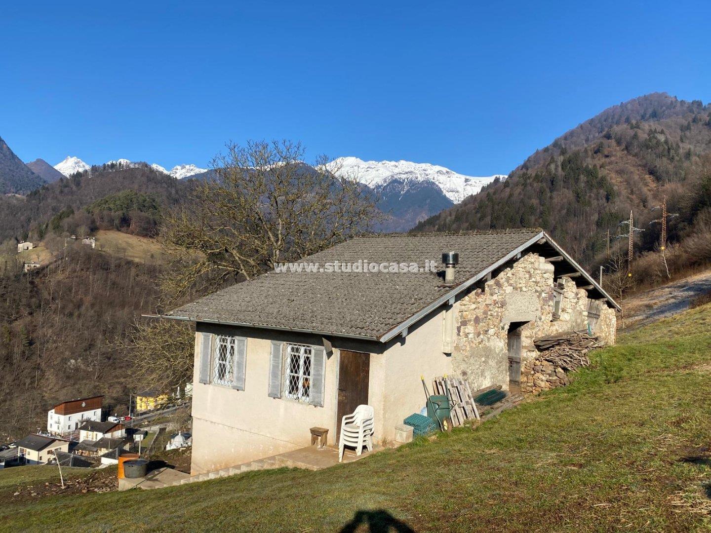 Casa Rustica in vendita a Olmo al Brembo