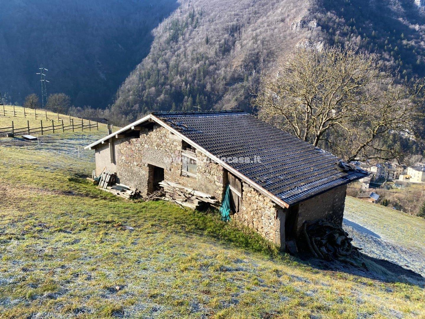 Casa Rustica in vendita a Olmo al Brembo