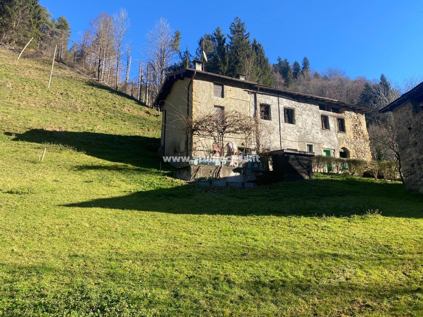 Casa Rustica in vendita a Olmo al Brembo