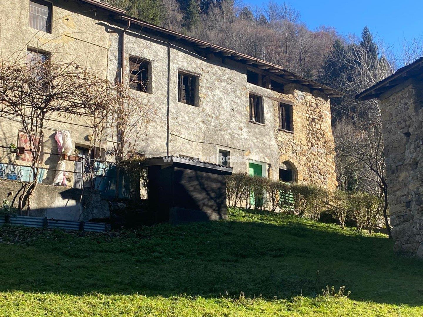 Casa Rustica in vendita a Olmo al Brembo