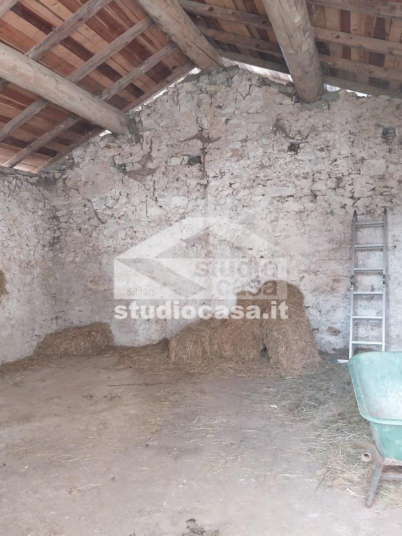 Casa Rustica in vendita a Dossena