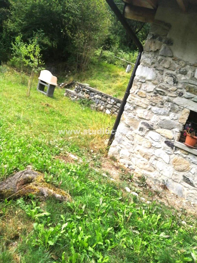Casa Rustica in vendita a Oltre il Colle