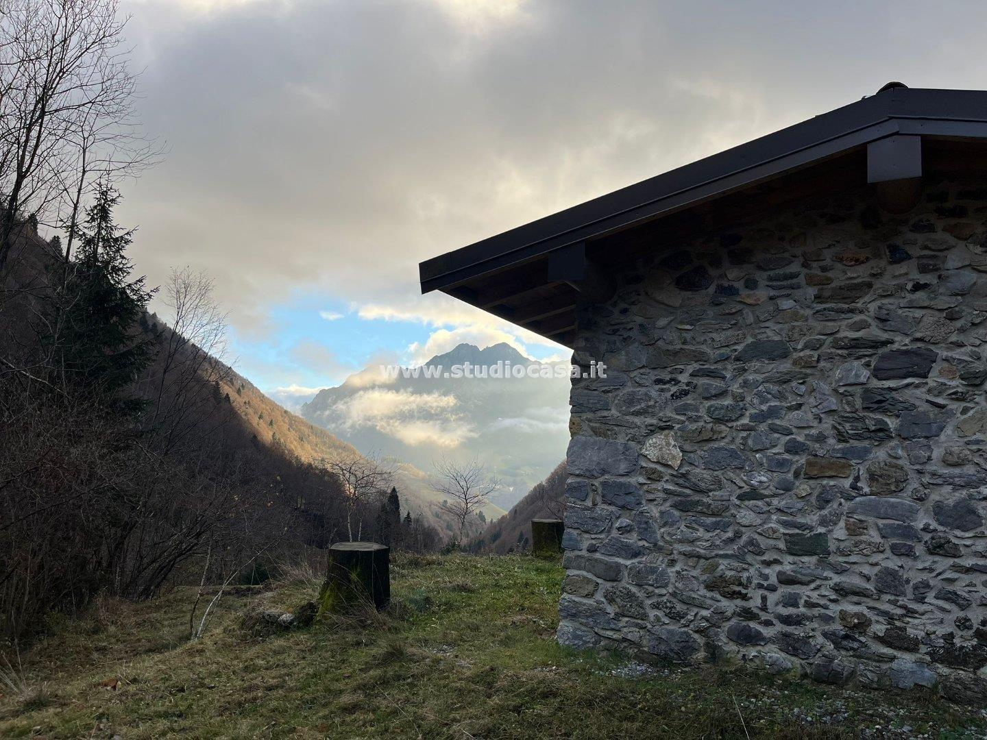 Casa Rustica in vendita a Oltre il Colle