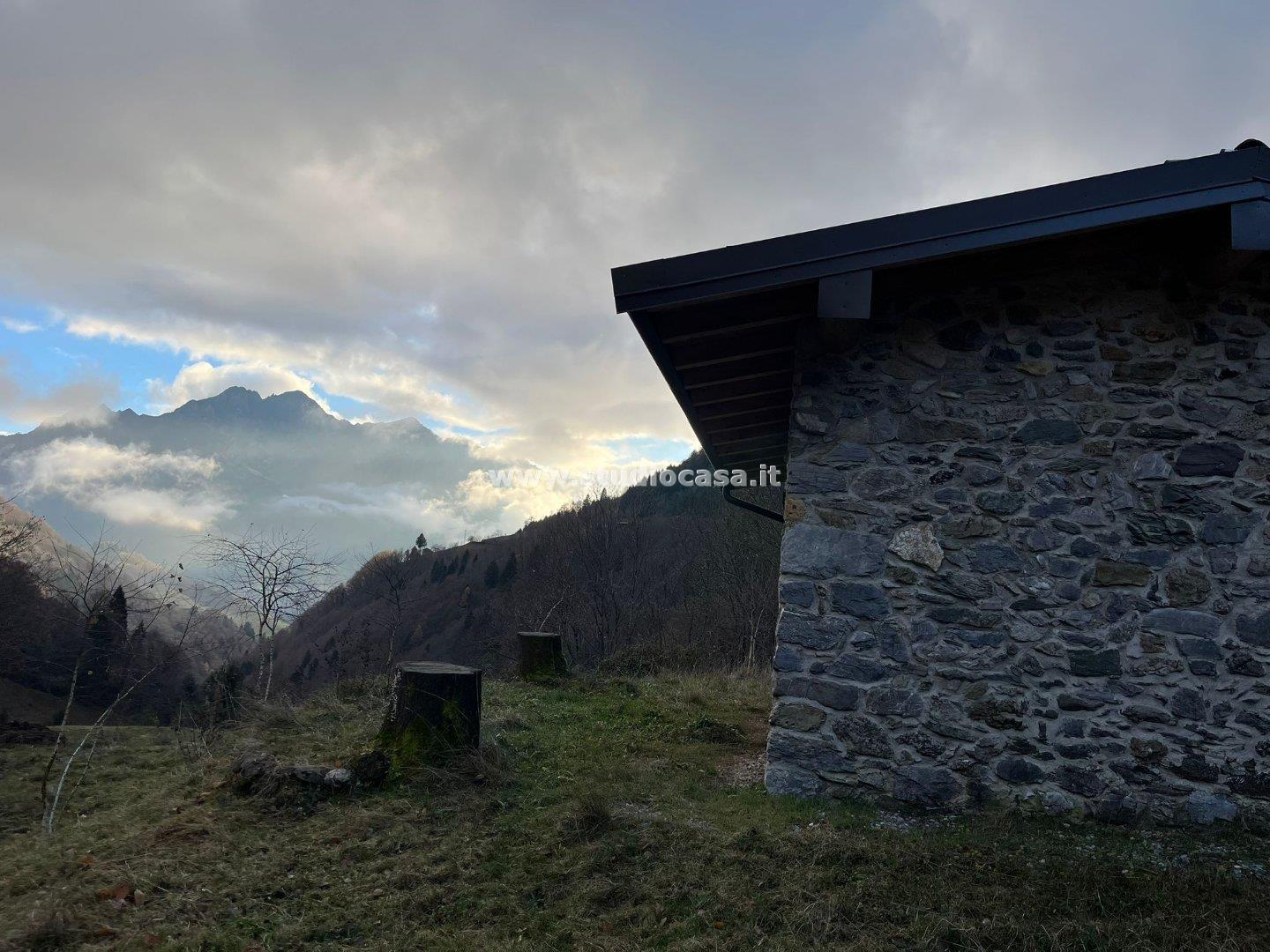 Casa Rustica in vendita a Oltre il Colle