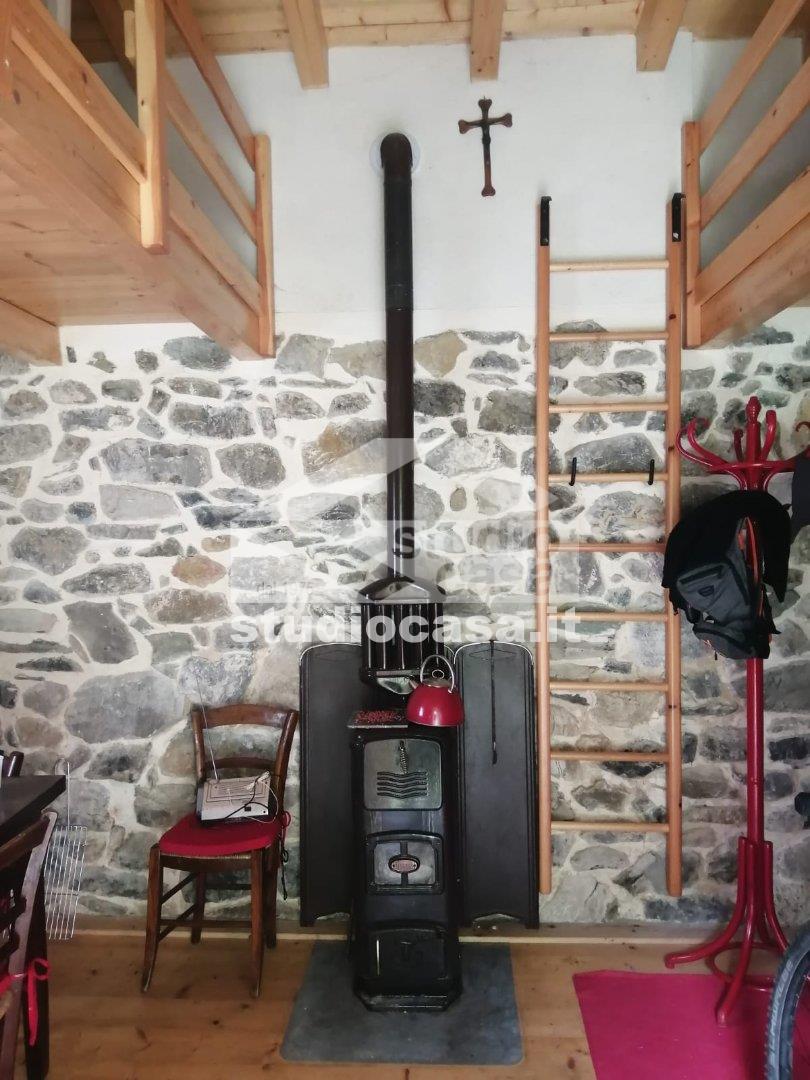 Casa Rustica in vendita a Oltre il Colle