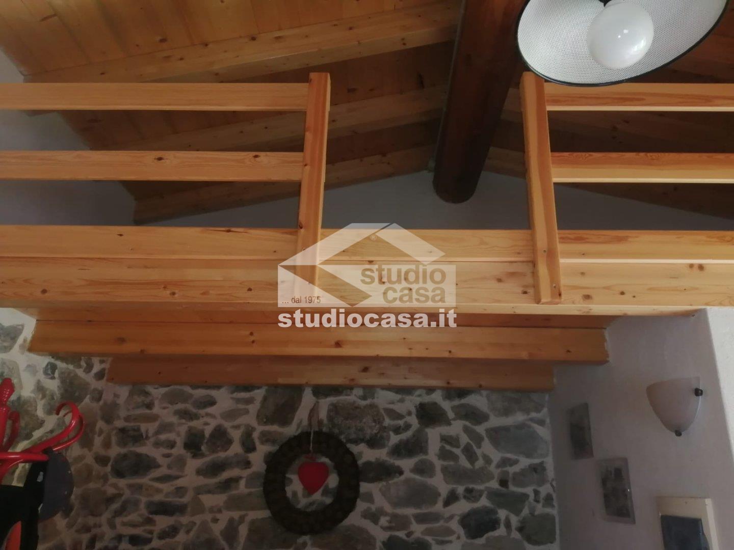 Casa Rustica in vendita a Oltre il Colle