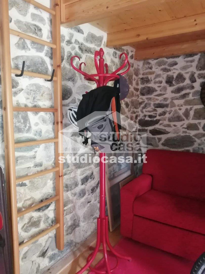 Casa Rustica in vendita a Oltre il Colle