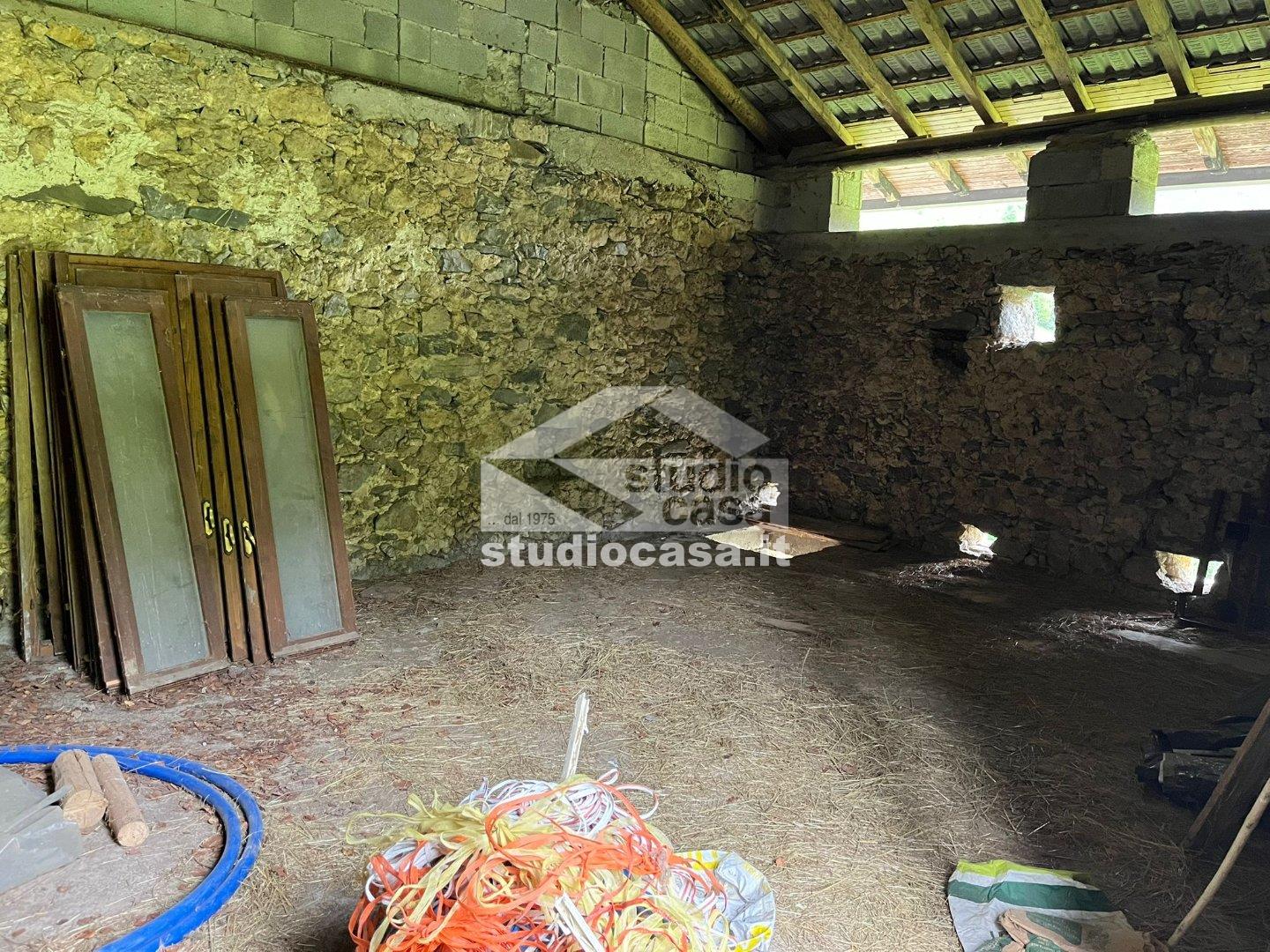 Casa Rustica in vendita a Oltre il Colle