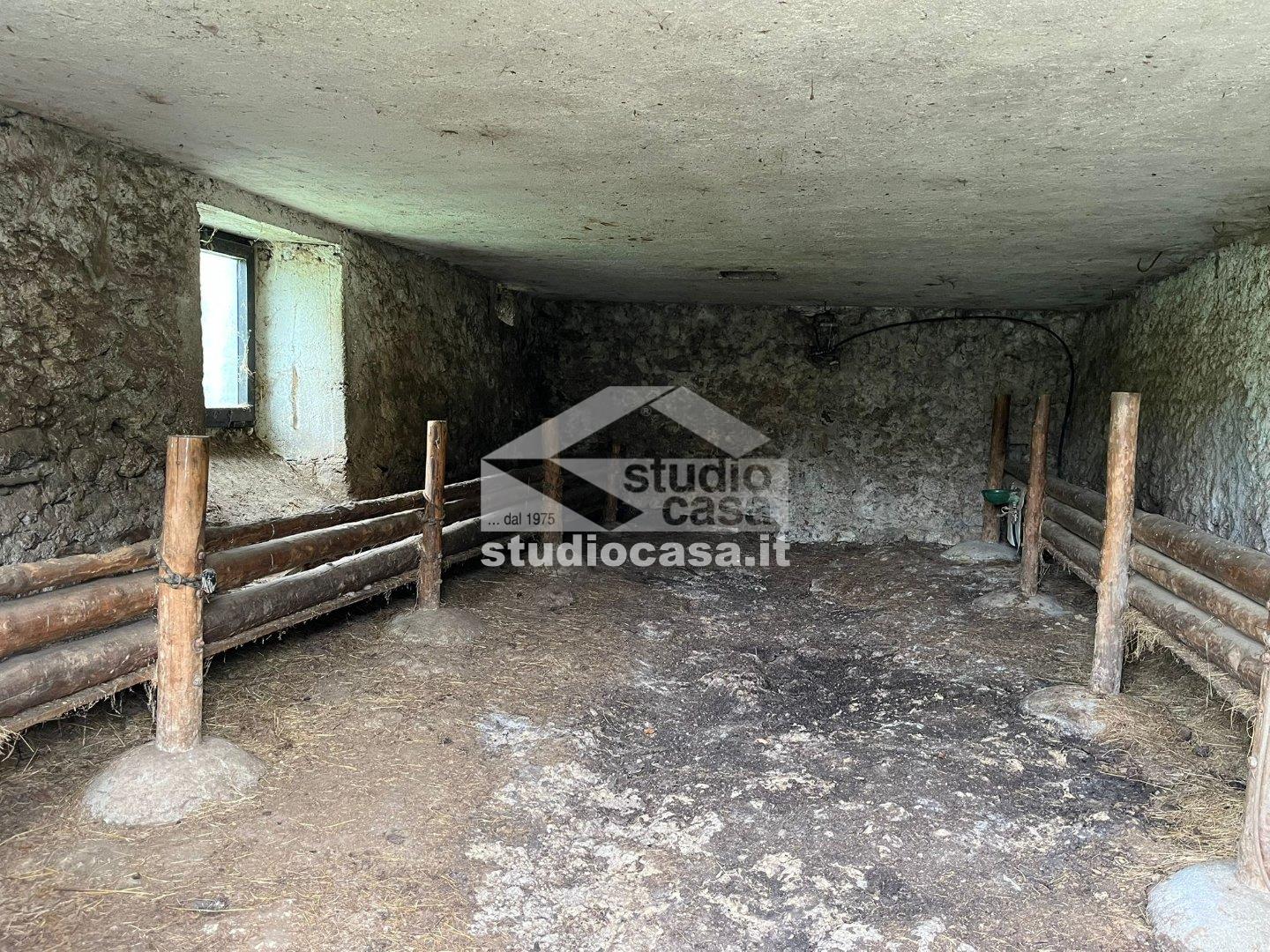 Casa Rustica in vendita a Oltre il Colle
