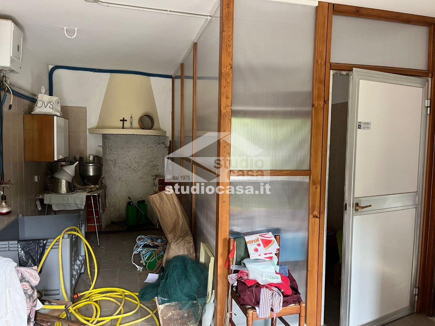 Casa Rustica in vendita a Oltre il Colle