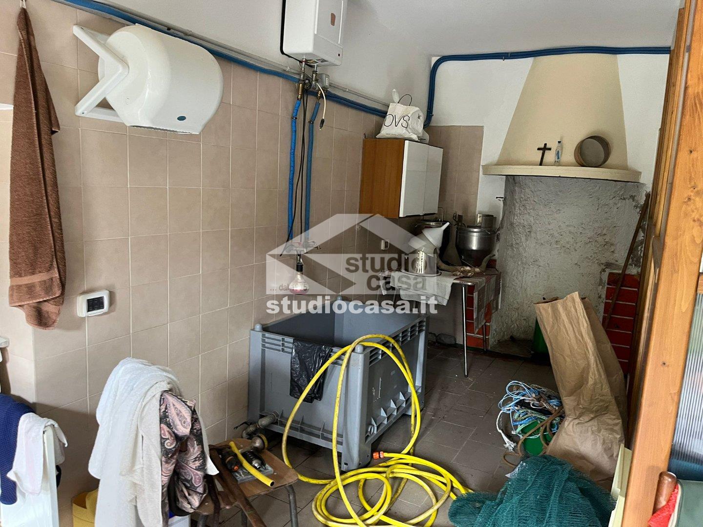 Casa Rustica in vendita a Oltre il Colle