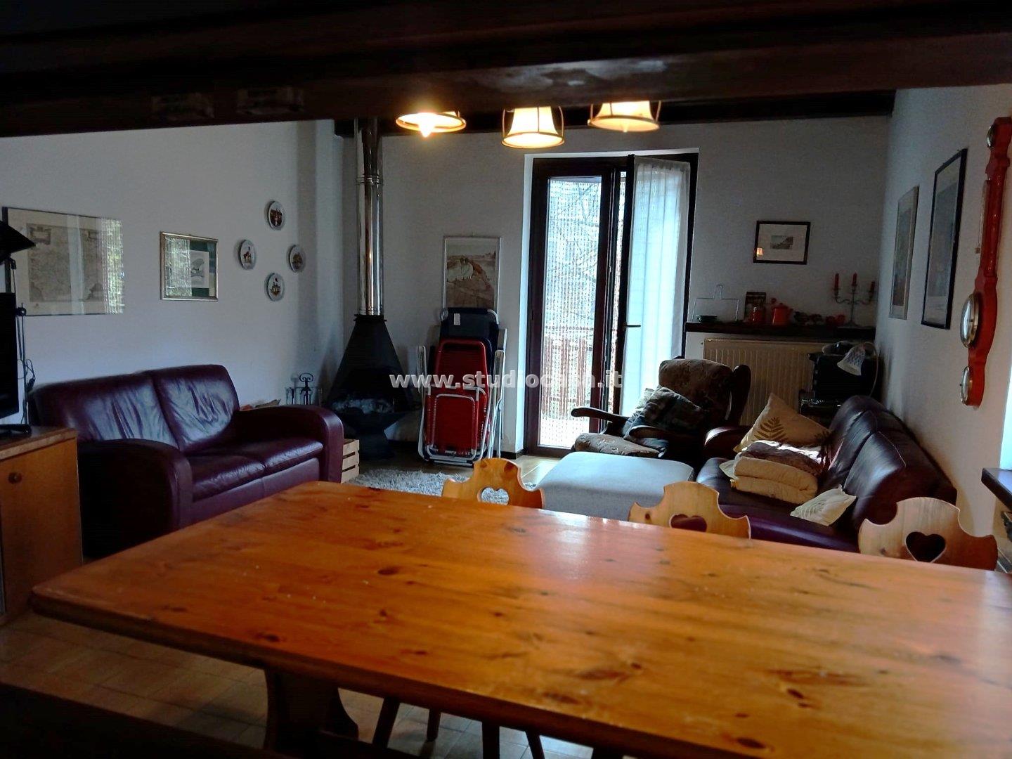 Appartamento in vendita a Costa Serina