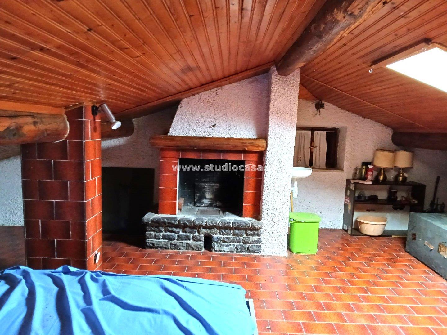 Appartamento in vendita a Costa Serina