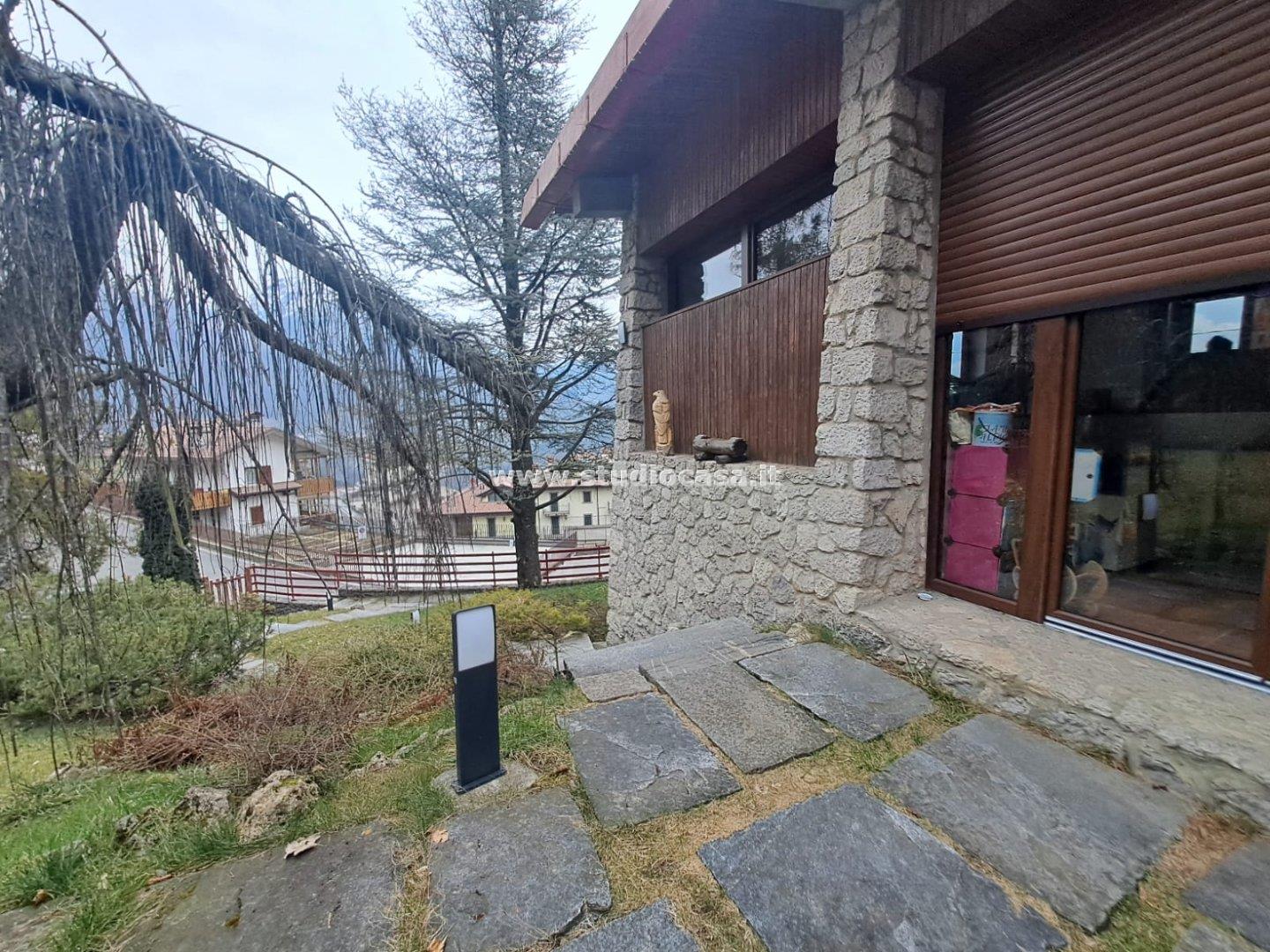 Villa Unifamiliare in vendita a Oltre il Colle