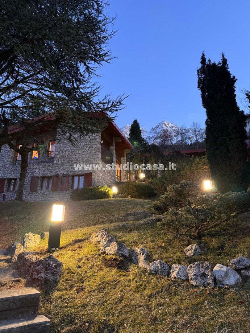 Villa Unifamiliare in vendita a Oltre il Colle