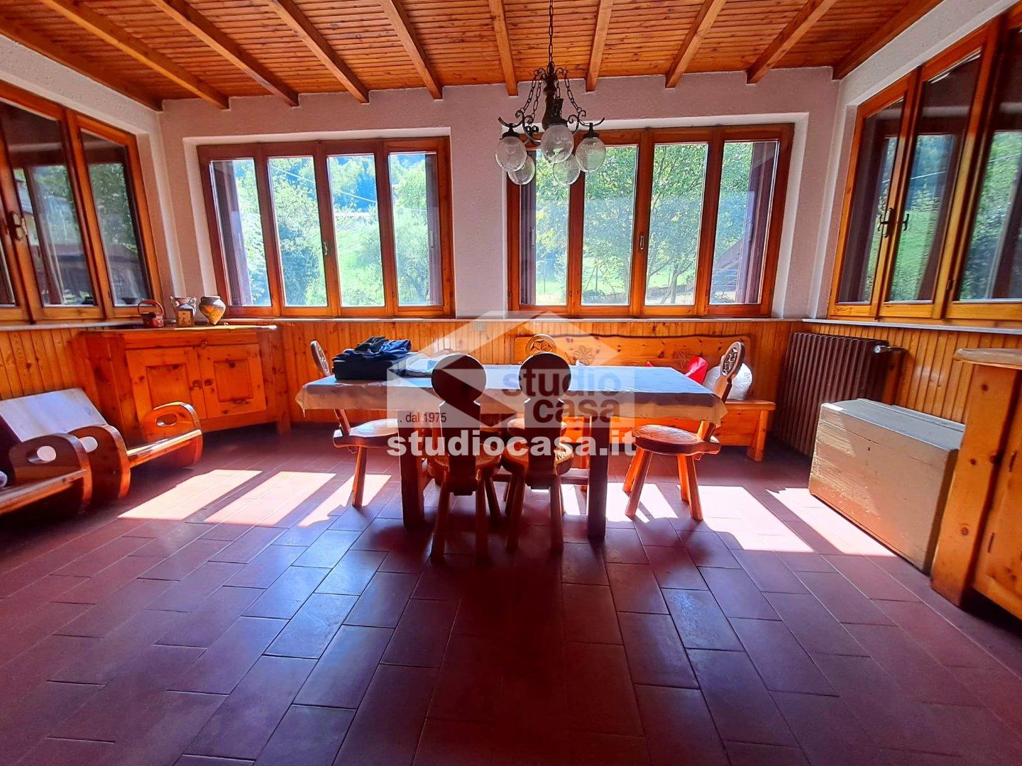 Casa Bifamiliare in vendita a Val Brembilla