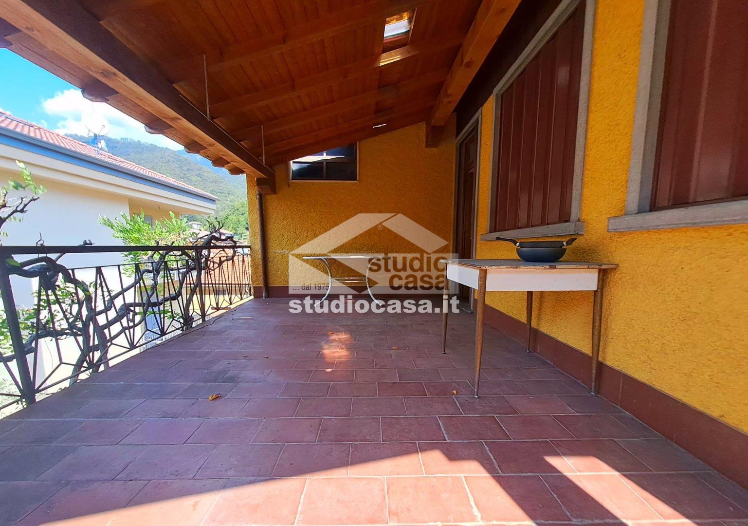 Casa Bifamiliare in vendita a Val Brembilla