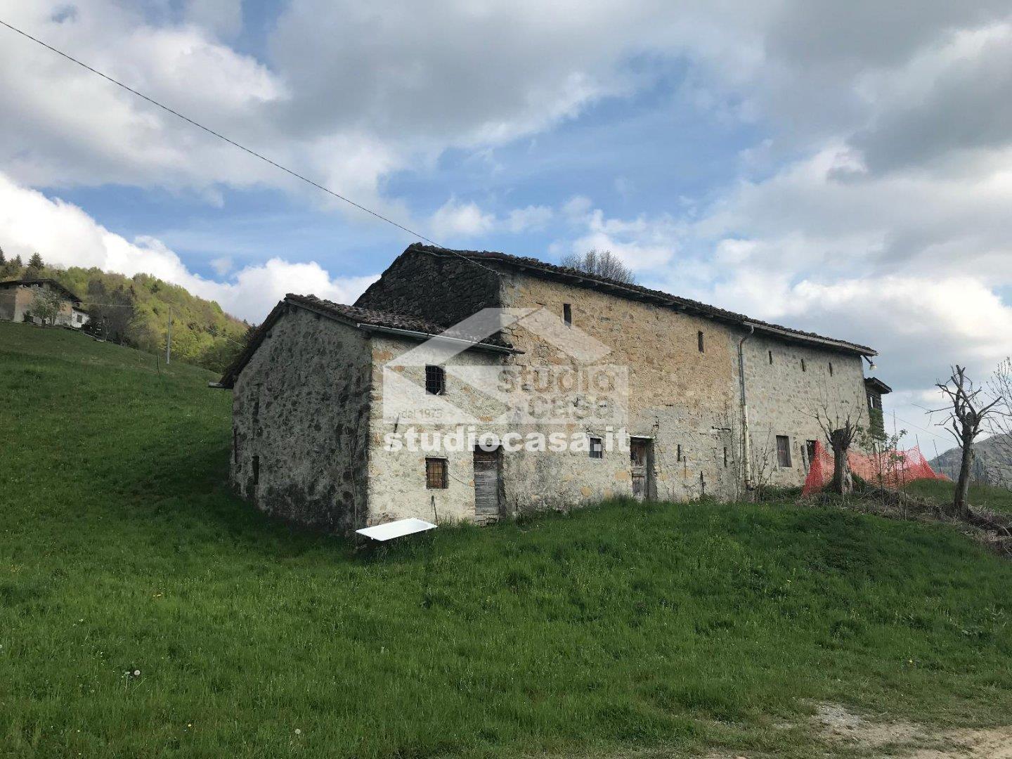 Casale in vendita a Dossena