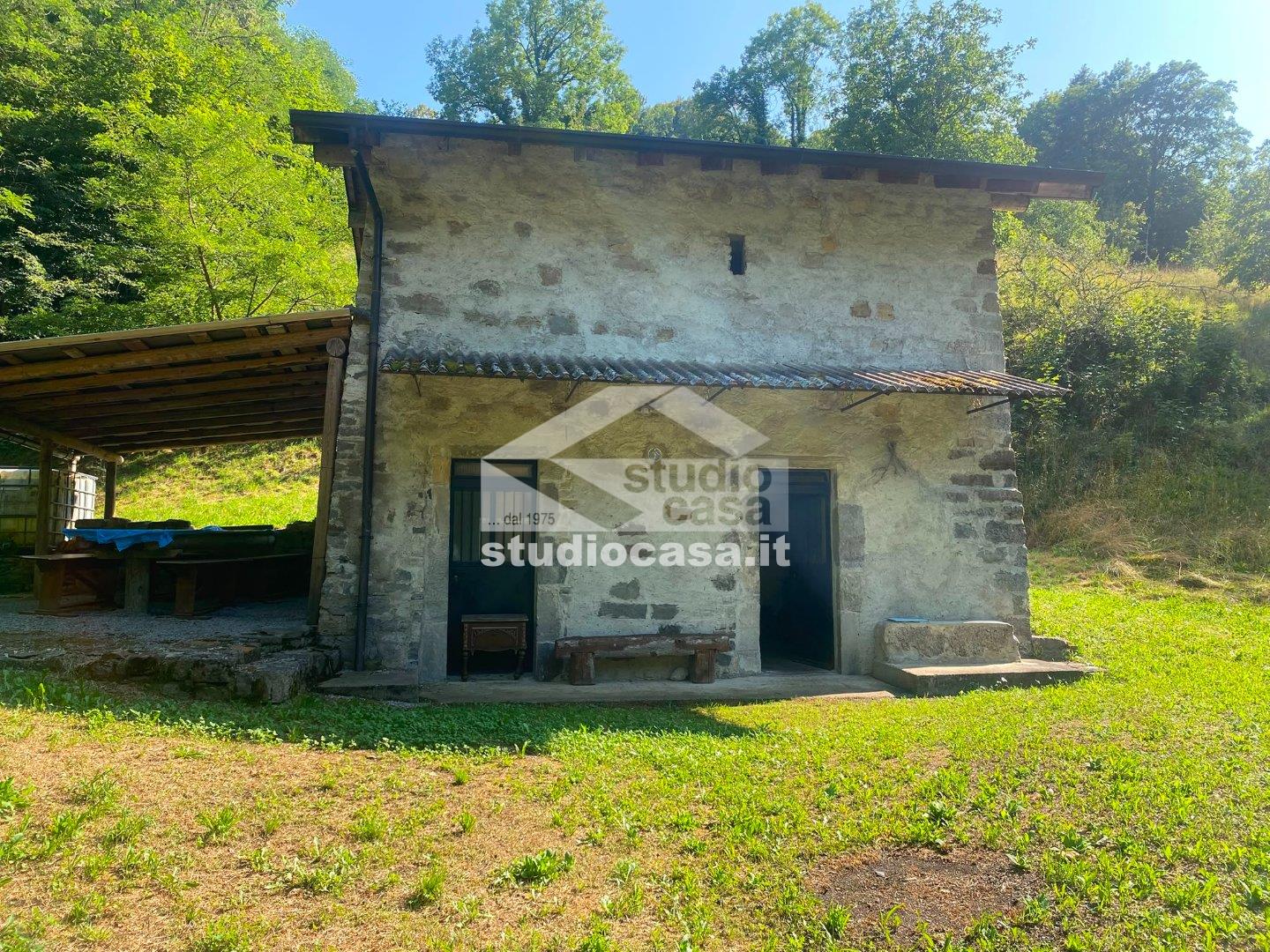 Casa Rustica in vendita a Val Brembilla