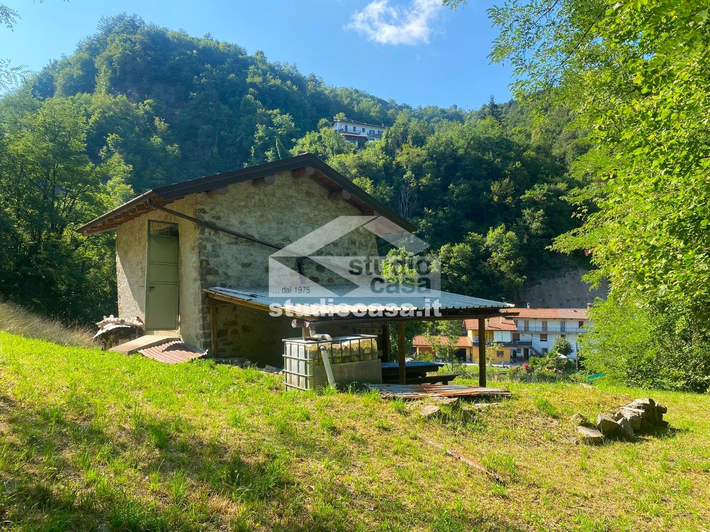 Casa Rustica in vendita a Val Brembilla