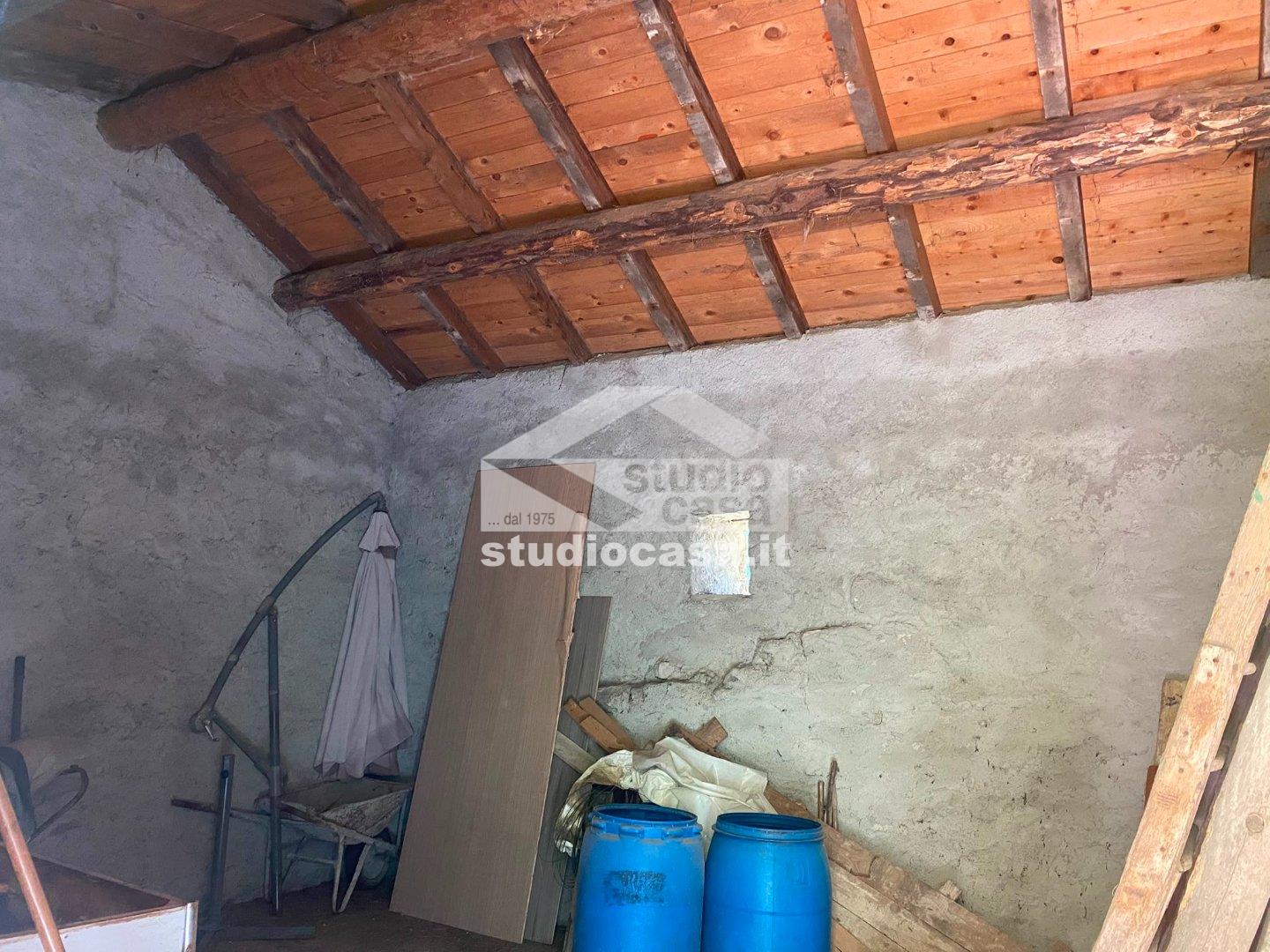 Casa Rustica in vendita a Val Brembilla