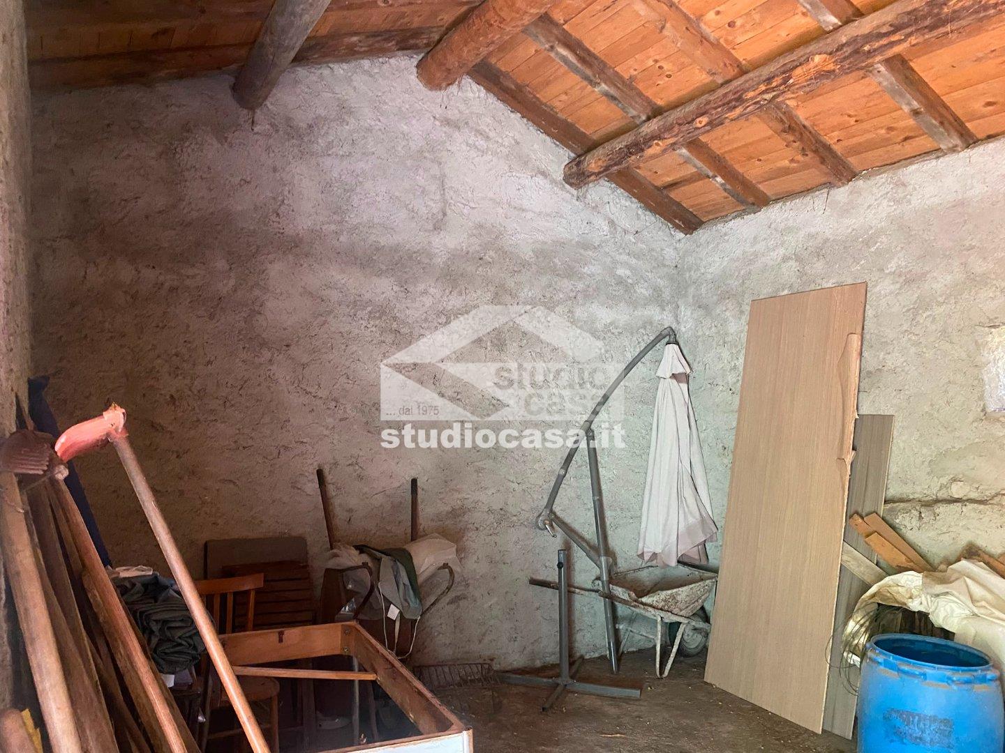 Casa Rustica in vendita a Val Brembilla