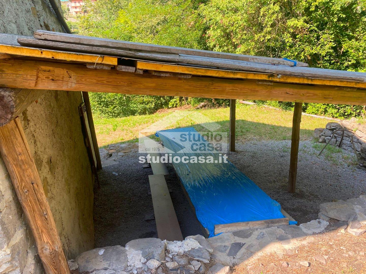 Casa Rustica in vendita a Val Brembilla